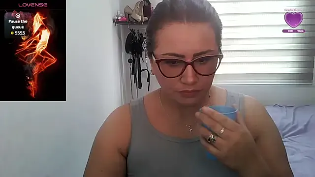 Vesper_Vixen on StripChat