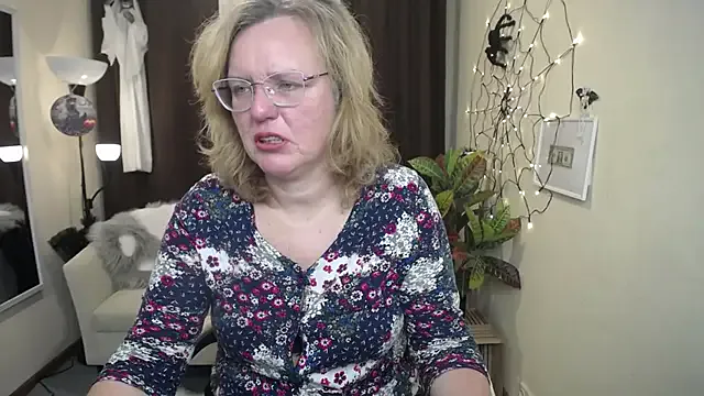 Offline VestaWoody on StripChat