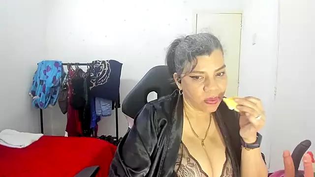 vikyadams from StripChat is Freechat