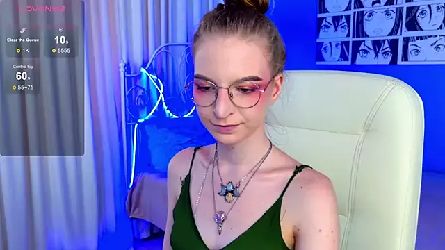 Offline VioletShine on StripChat