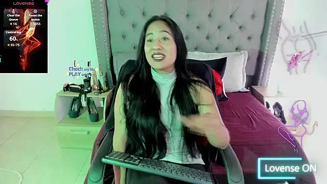 Viviene_Price from StripChat