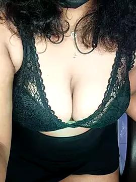 Viviennemoon_tlgu from StripChat