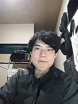 Offline whitebriefboy on StripChat