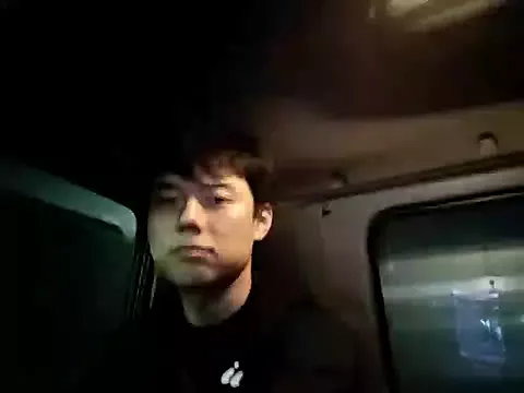 Offline whitebriefboy on StripChat