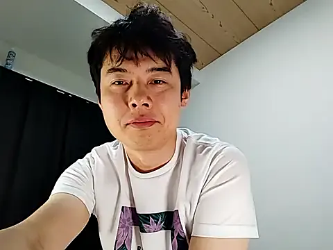 Offline whitebriefboy on StripChat