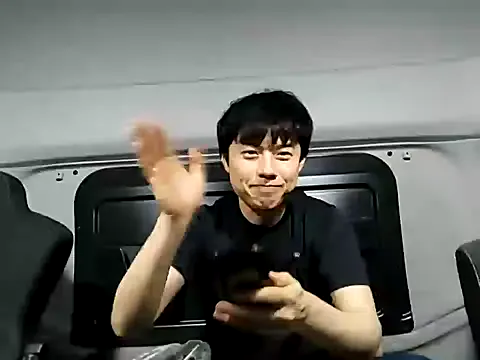 Offline whitebriefboy on StripChat