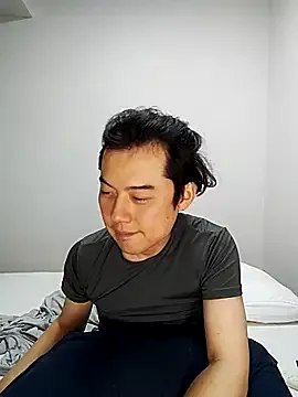 Offline whitebriefboy on StripChat