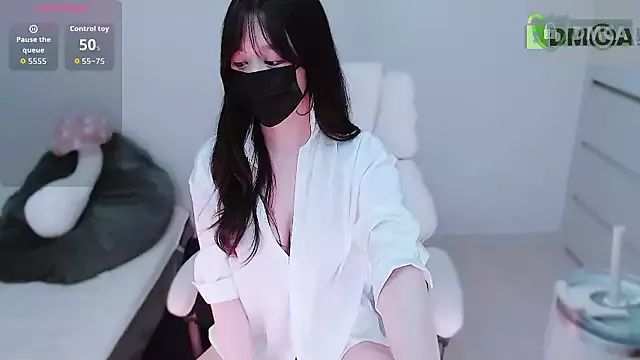 Offline whitelee2 on StripChat