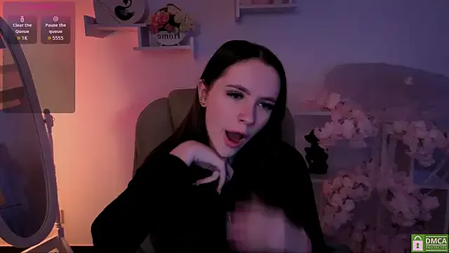 Offline WildHoneyXO on StripChat