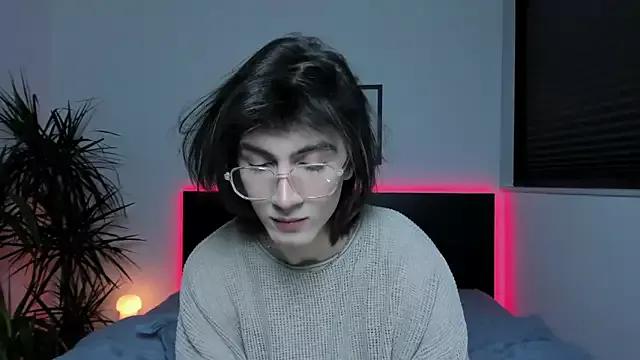 wow_lover1 from StripChat