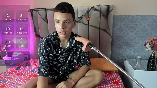 Offline Xavier_Fox___ on StripChat