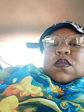 Offline XCHOCOLOVEBBW69 on StripChat