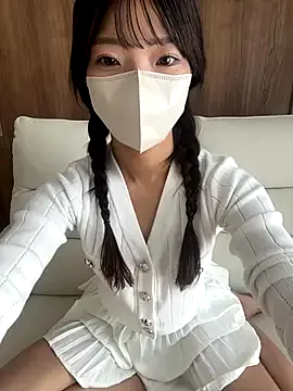 Offline y_yunchan on StripChat