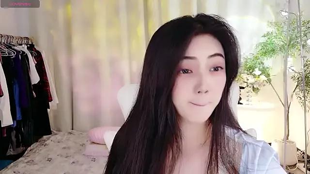 yangyang-777 from StripChat is Freechat