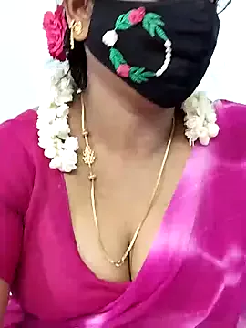 Offline yoga-mithraa on StripChat