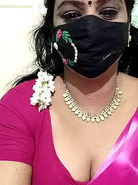 Offline yoga-mithraa on StripChat