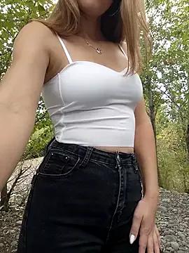 YOOUR_EVAA from StripChat is Freechat