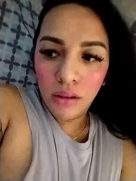 Offline Yourbabyshane on StripChat