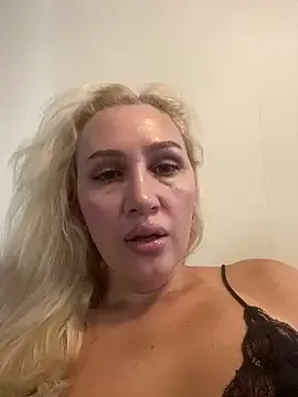 Offline YourBlondee on StripChat