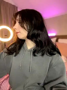 Offline YourLittleDevil on StripChat