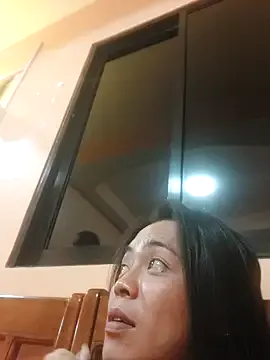 Offline yournewgirldiana on StripChat