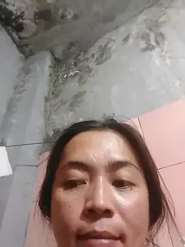 Offline yournewgirldiana on StripChat