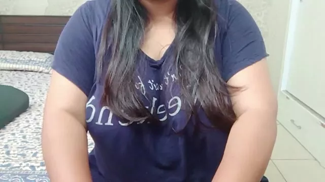 yoursnishaa on StripChat