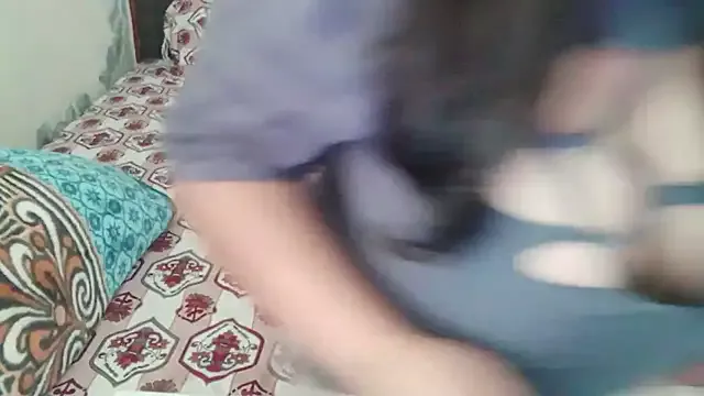 yoursnishaa on StripChat