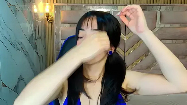 Offline zoe_r_ on StripChat