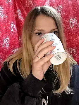 Offline Zuli_Kiska on StripChat