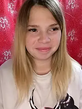 Offline Zuli_Kiska on StripChat